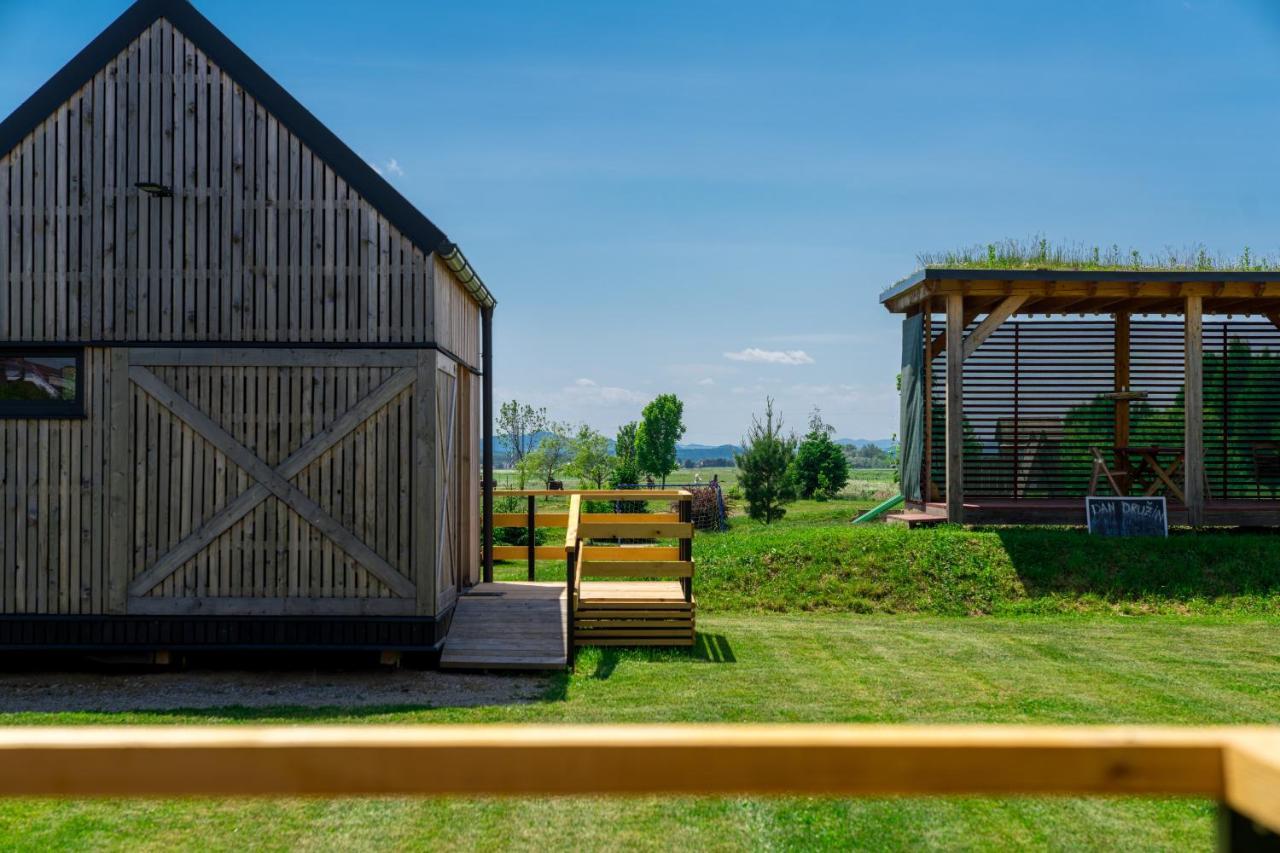 Horse Glamping Park Hotel Cirkovce Ngoại thất bức ảnh