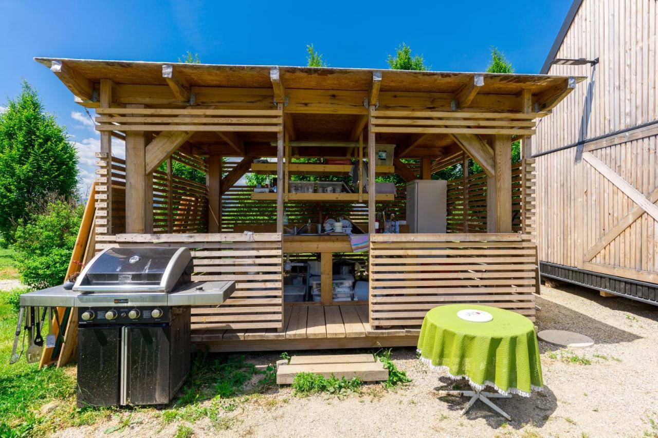 Horse Glamping Park Hotel Cirkovce Ngoại thất bức ảnh